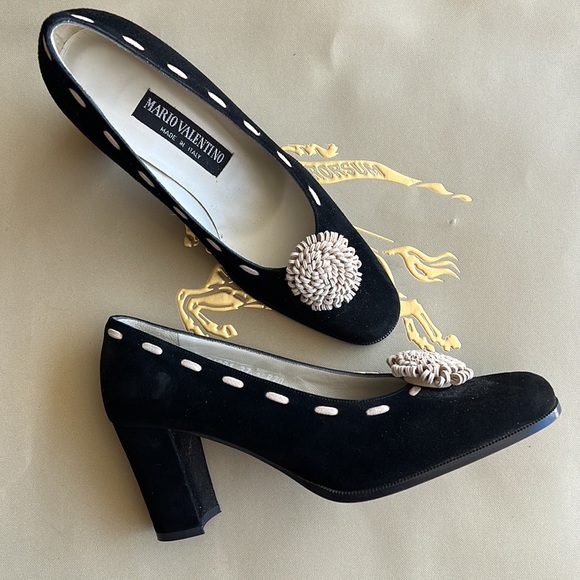 New Mario Valentino Black Vintage Pumps 